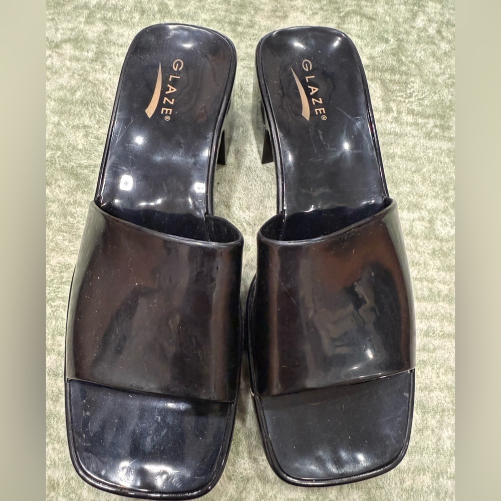 Glaze Women's Glossy Black Mules - Picture 4 of 6